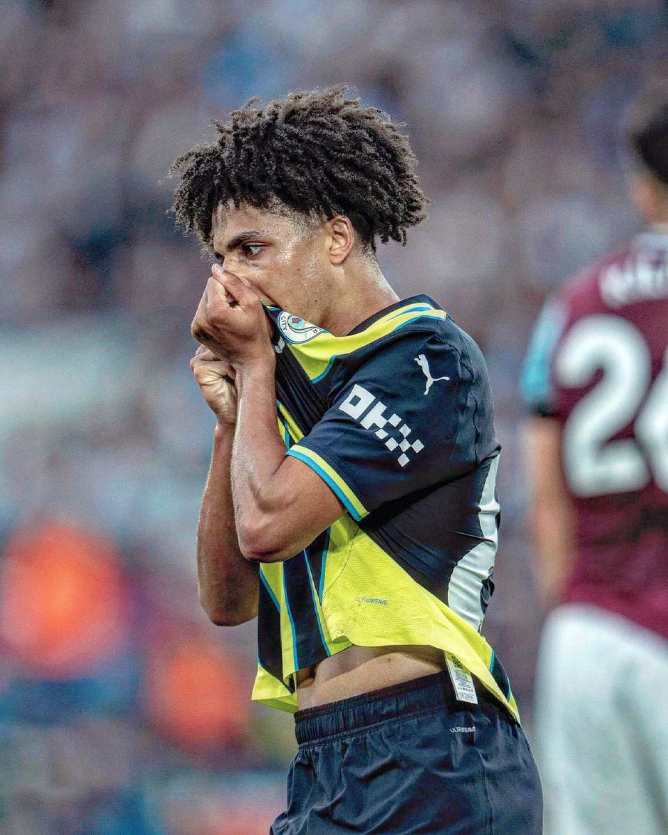 cityreport_'s tweet photo. Pep Guardiola: “Rico Lewis has an INCREDIBLE ability: HE’S ALWAYS FREE! When his team-mate has the ball, I don’t know what he does?! He’s alone! He’s a good defender, he can play in the final third, can play two/three positions!” 👏

🎥 https://t.co/jycwQm574Z https://t.co/MhsZZfJNPy