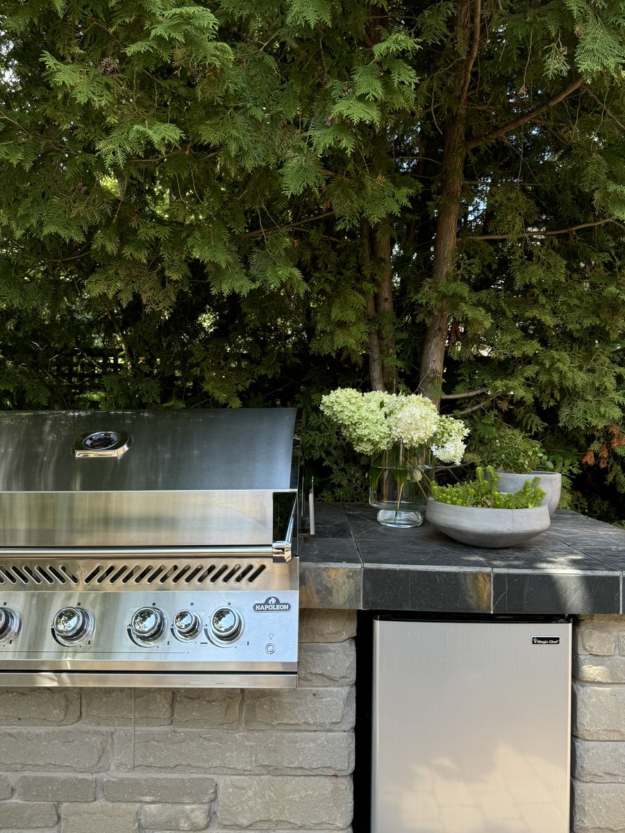 GirlvDesign's tweet photo. September &amp; Labor Day weekend has arrived, I say that quietly. It seems to be a very valid observation in everyone’s life that time is flying. As much as I love summer the cooler breeze that arrives in Autumn can be very inviting. 
#interiordesign @ateliernolla 
#exteriordesign https://t.co/FpmoqCG4T0
