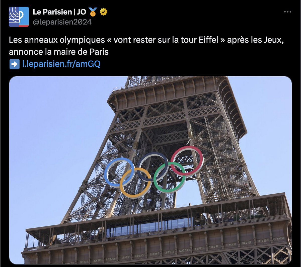 Garder les anneaux olympiques sur la tour Eiffel après les JO c'est exactement comme refuser d'enlever la déco de Noël de chez toi parce que tu as passé un super réveillon.