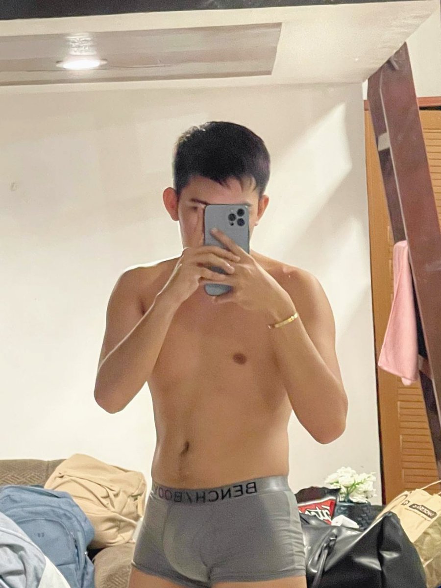 Maaarkymar's tweet photo. Who can make me hard? https://t.co/cUvhiq4YMx