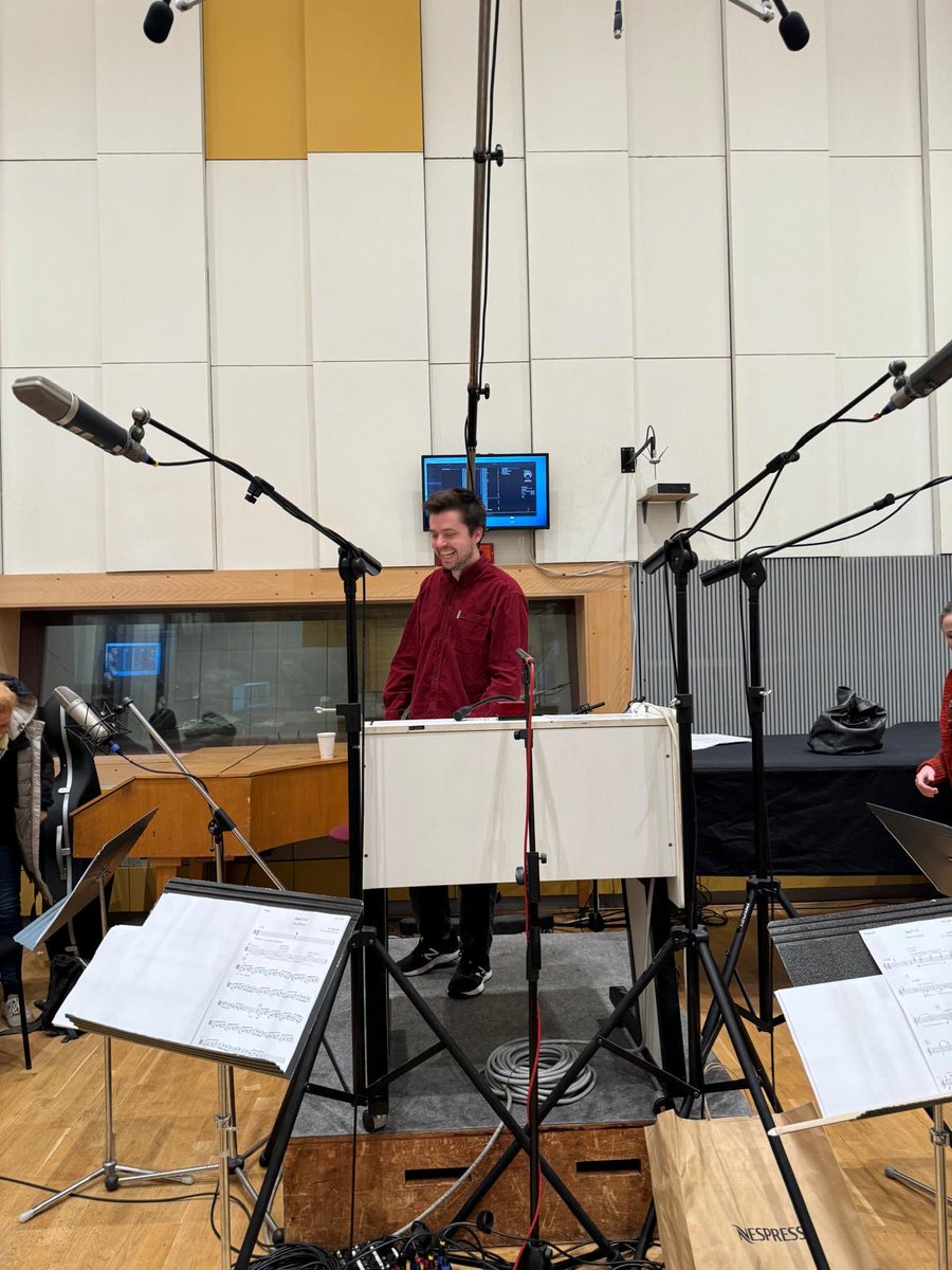 A documentary I scored earlier this year is on <a href="/skytv/">Sky TV</a> / #SkyNature this evening at 19:00 BST! I had an absolute blast writing music for this show for the amazing team that is Adrian Bailey and Robyn Keene-Young. Recorded <a href="/CzechTV/">Česká televize</a> Studios with amazing players. <a href="/BlueAntMedia/">Blue Ant Media</a>