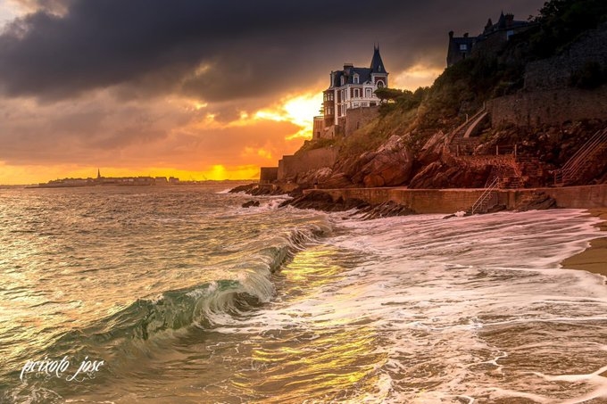 Superbe vue sur #SaintMalo depuis #Dinard en Ille-et-Vilaine par José-Manuel Peixoto #Bretagne #MagnifiqueBretagne #MagnifiqueFrance