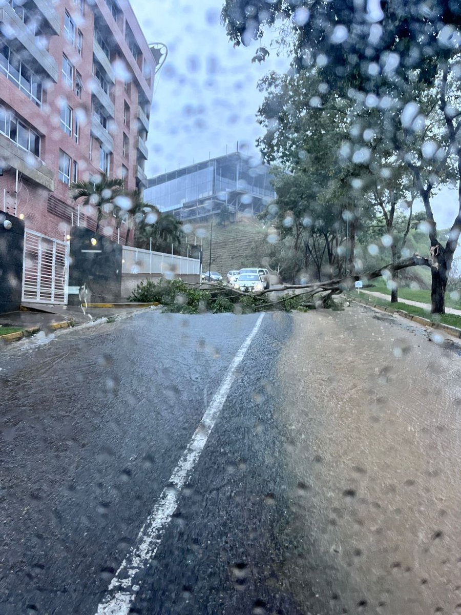 Urb. Lomas del Sol (no oficial). tweet media