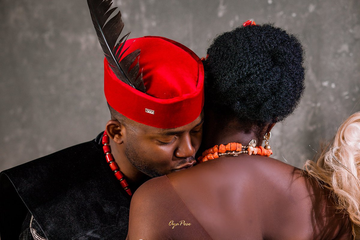 oyapose's tweet photo. "Amara Chukwu Emeka"

Dear Love,
Please take your time 
But do help me find
A tooth for my tat
A ying for my yang
È jim Chineke ayo gi
Biko🙏
#AmaraEmeka
#beautiful #love #weddings  #weddingsinnigeria #abujaweddings #igbowedding #groom  #oyaposeweddings #oyaposephotography https://t.co/sGuWe96Rc1