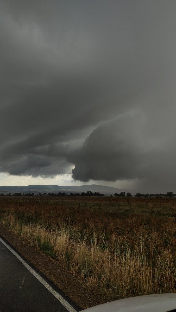 Tormentas_ZGZ's tweet photo. Algunas fotos de la increíble @Supercelulas que he estado siguiendo desde #layunta #guadalajara hasta #monrealdelcampo #teruel 😱⚡

Videos abajo👇🏼⚡

@AEMET_Aragon @meteo_aragon @MeteoredES @tiempobrasero @ElTiempoes @ecazatormentas @Stormyalert @ElTiempo_tve https://t.co/qqtPA8XJz2