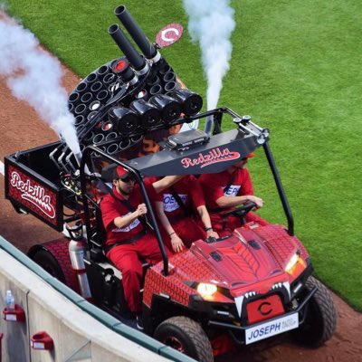 JamosBlicky's tweet image. If i could choose to be any car for the rest of my life this is what i would choose. #reds #redzilla #cincinnati