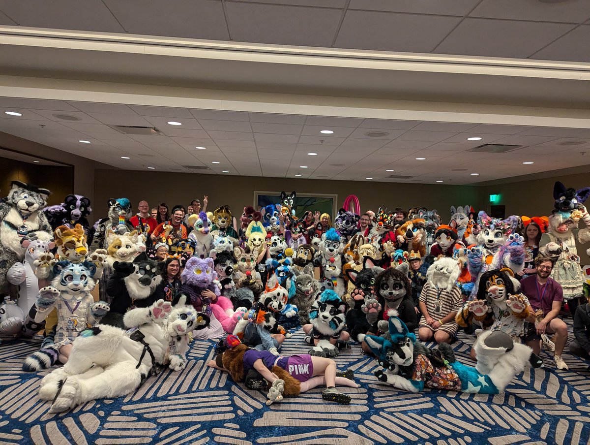 Astra_The_Kitty's tweet image. So many Pretty Kitties showed up for my first panel at #Megaplex2024! Thankies to you all for showing up and having fun!! 

#megaplex #felines #furry