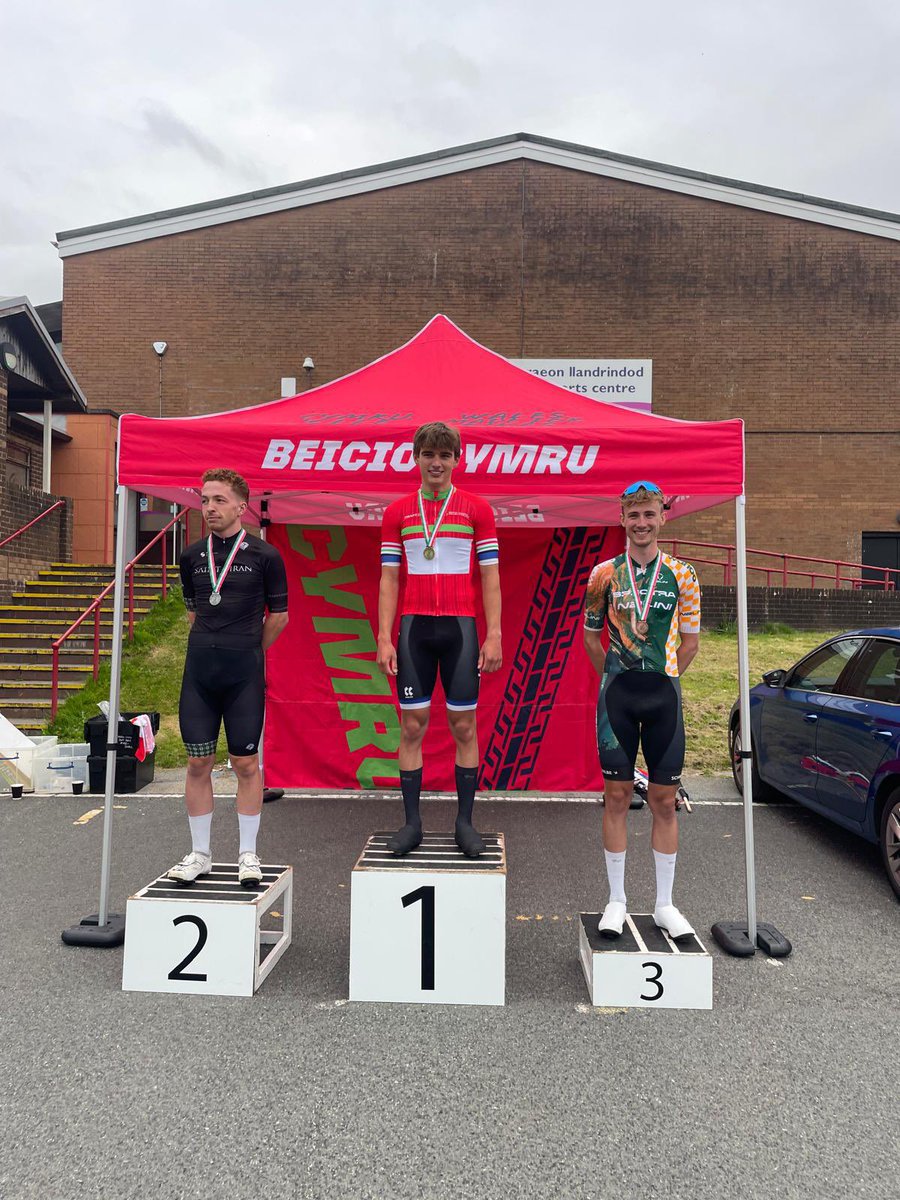 QR_Massage's tweet image. True rider development, right there, in one image. 
Development takes time and doesn’t move forward in convenient increments…
Proud of you Sam and coach @PB_Performance 🔵⚪️⚫️🥇#whywedowhatwedo #riderdevelopment