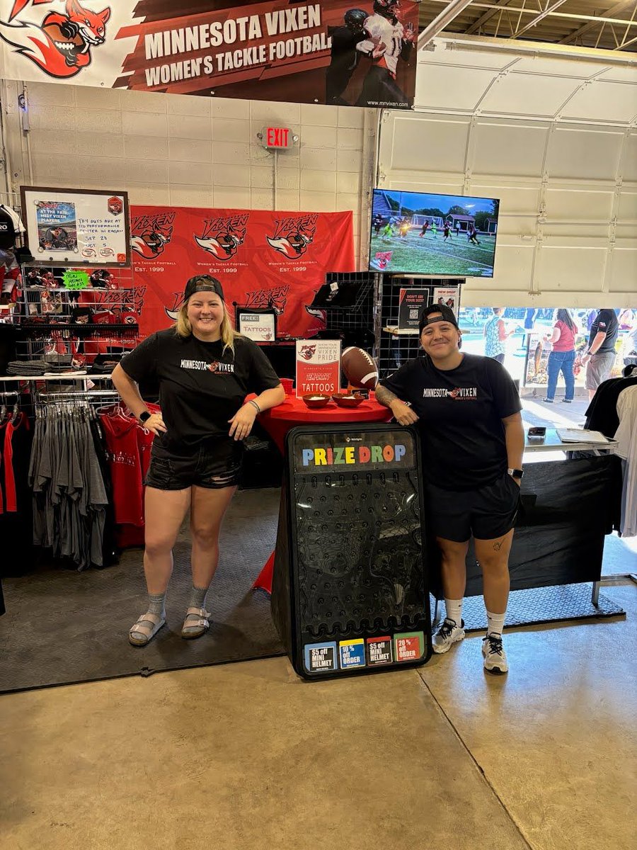 MN_Vixen's tweet photo. Your MN Vixen are at the Minnesota State Fair!! Stop by our booth in the Fan Central building to talk to our players. We have NEW Vixen apparel for sale! And 2025 tryouts are almost here - registration is OPEN https://t.co/Hbw2Al6rDh
#BeAVixen #VixenPride #WomensTackleFootball #StrongWomen #WFAfootball #MNVixen #MNStateFair #FearTheFox