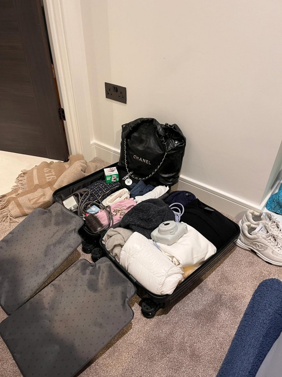 I am preparing clothes for a short trip❤️