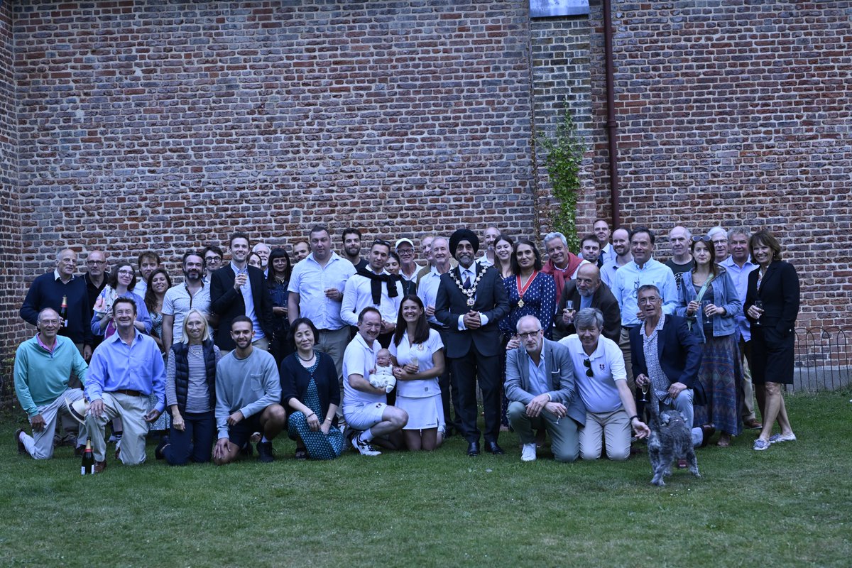 reppluspr's tweet photo. @RoyalTennisCt 

The final score of the Cloth of Gold Real Tennis Tournament was 17-9 to Fontainebleau. The Drap d’Or has returned to the Château de Fontainebleau, France after a compelling win, until the RTC play for it again in 2026! https://t.co/6nDYfhjFa1