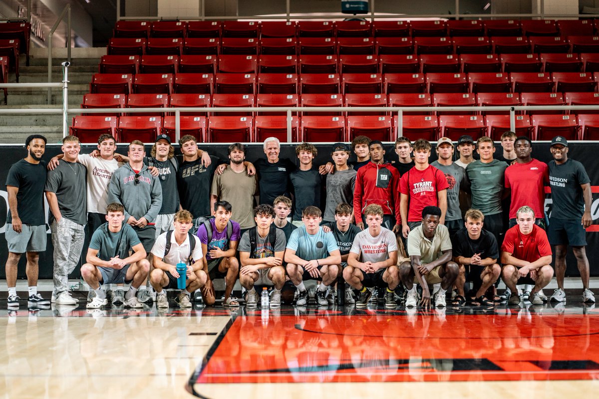 A huge thank you to legendary coach, Bob McKillop, for taking time out of his Sunday to come and speak with the team!

#OnlyOne ♦️