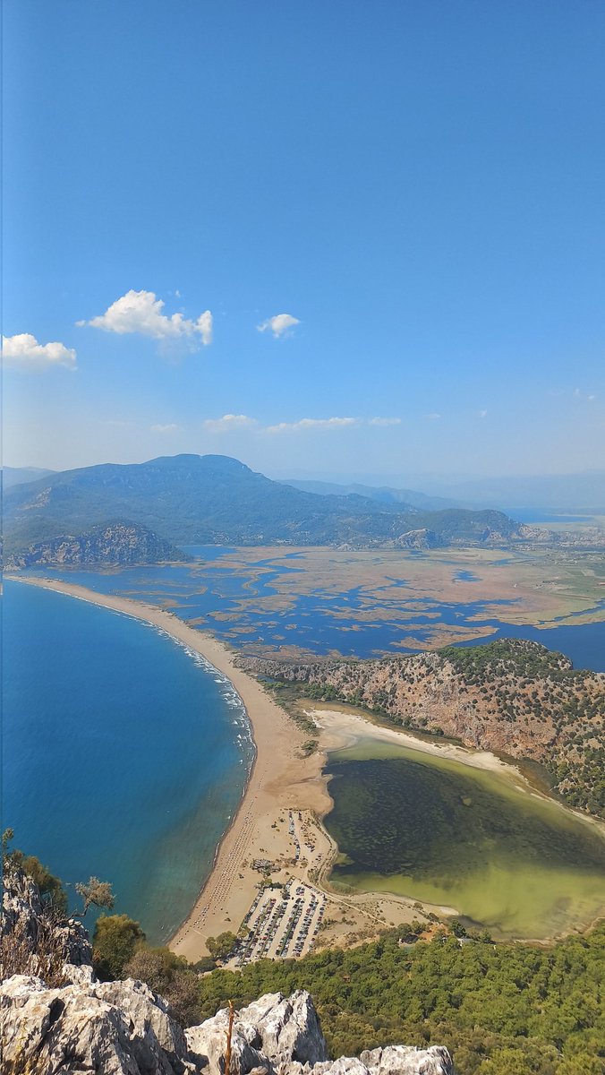bbeyzz's tweet photo. Şöyle muhteşem bir manzara bırakayım buraya.  Dalyan iztuzu plajını radar tepesinden mutlaka izleyin (Sıcağın altında çıkmayın benim gibi) tatlı sudan tuzlu suya giden bir tekne yolculuğu miss..😋😊 https://t.co/4VLESsE3Td