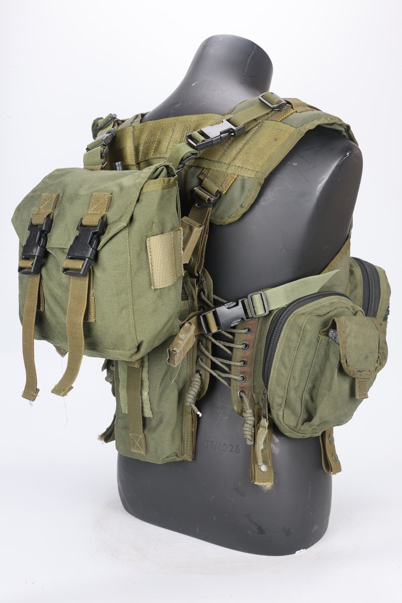Maratho71996540's tweet photo. Early 90s London Bridge Trading Company Modular Vest (Custom Panels)
#LondonBridgeTrading #LBT #MedicVest #ModularVest #LBV #LoadBearingVest #AR15 #LBT0990 #LBT0816 https://t.co/WuJ16vdBKp