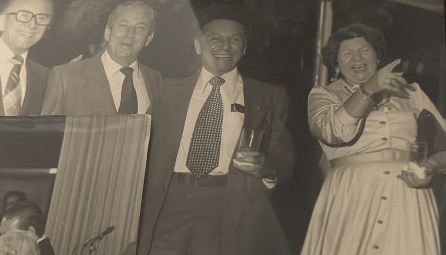 Hoy recordamos y conmemoramos la memoria de dos compañeros ADecos a carta cabal, grandes venezolanos que nacieron el mismo día y decidieron unir sus vidas para la eternidad; Augusto Malave Villalba (120 años), quien fue primer vicepresidente de #AcciónDemocrática, de la Asamblea