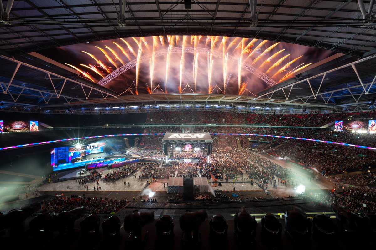 wembleystadium's tweet image. This time last week we were ALL IN. 

#AEW #AEWAllInLondon