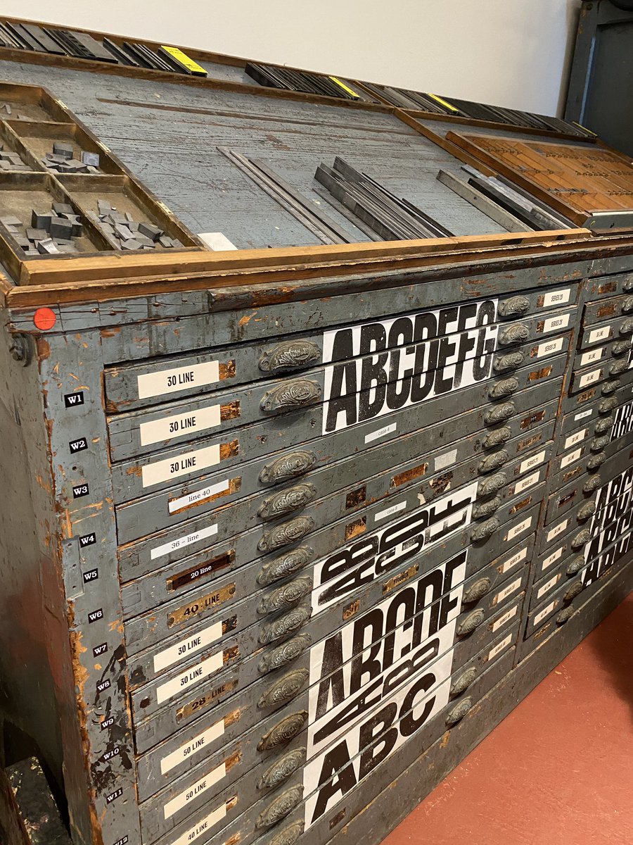 Design_York's tweet photo. Our monthly @YorkPrintmakers meeting was to see @thinicepress. The #York Centre for Print is jam packed with #printmaking equipment & offers workshops, plus membership, so that you can use their press room.
#printstudio #reliefprinting #heritagecrafts #visityork https://t.co/T8iEt9TDWs