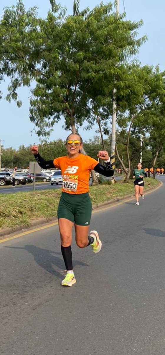 vivirivarola's tweet photo. 10 años de mi 1ra 15K New Balance y seguimos defendiendo el podio. Orgullosa y empoderada! No hay secretos: constancia, disciplina y pasión #CORRERESVIDA #TSCClub https://t.co/Ysmjfn1KZg