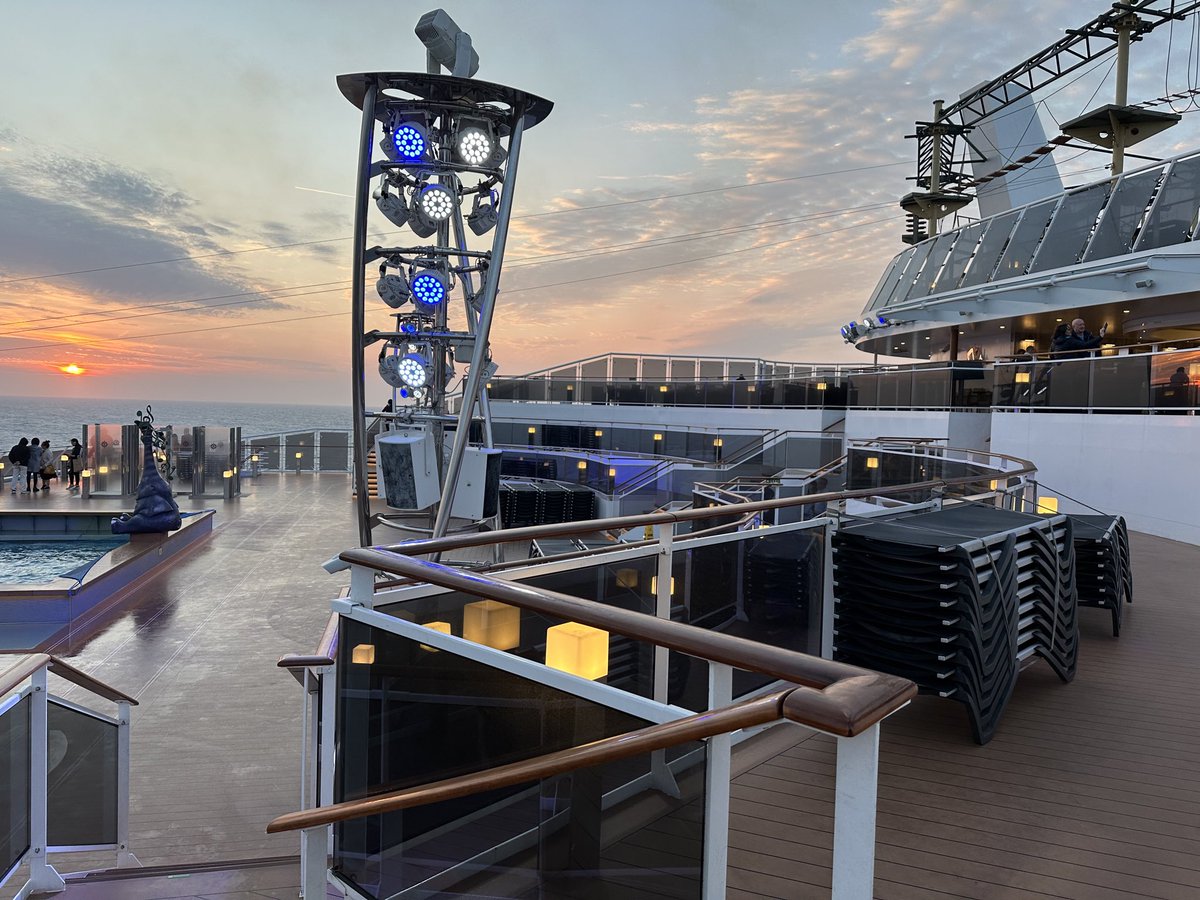 I’m not getting into the ins and outs of who grabbed what or for how long, but what I am saying is that the lady in the hot tub on the Horizon deck on this cruise could have at least bought me dinner first or something.
