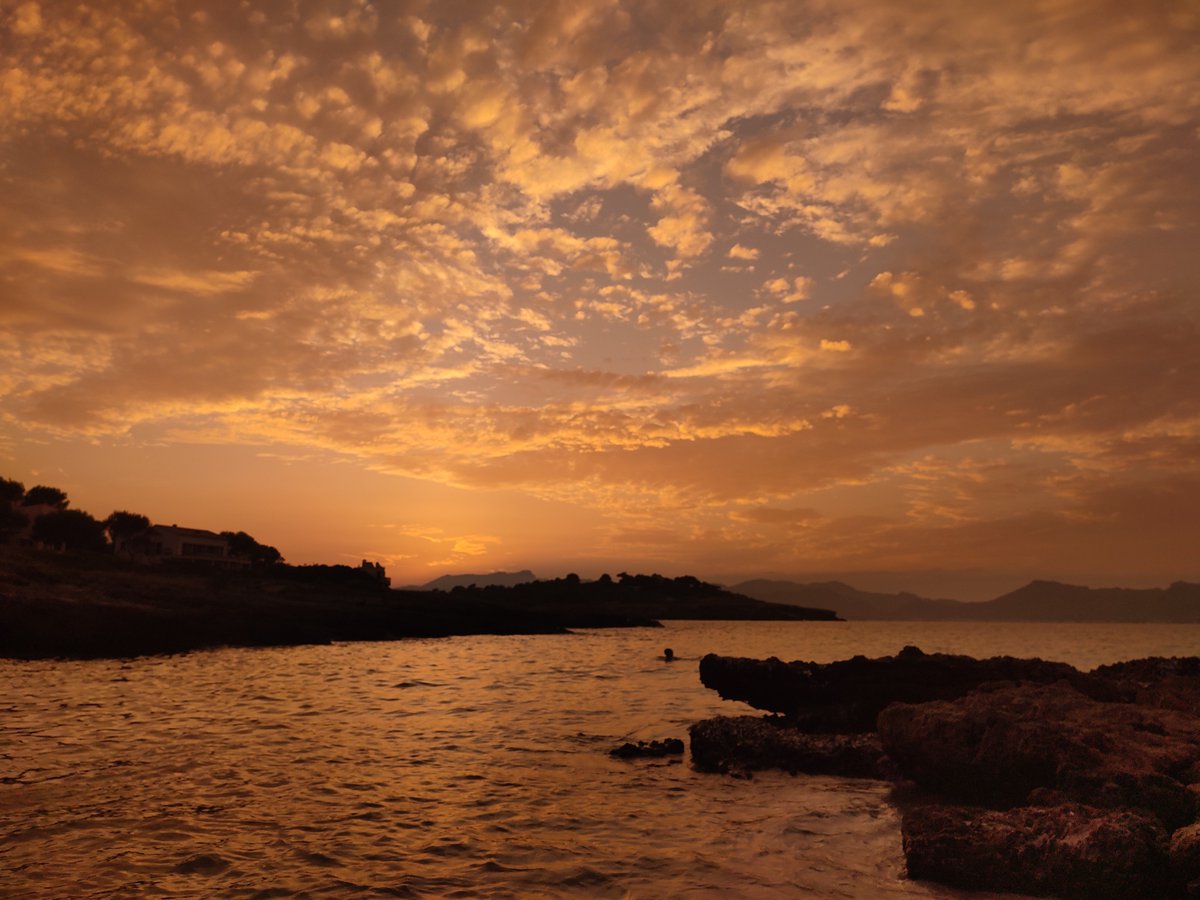 RosiballesterZ (@rosiballesterz) on Twitter photo Acaba el dia desde Alcudia 🧡
<a href="/TempsIB3/">El temps IB3</a>
<a href="/MiquelSalamanca/">Miquel Salamanca</a>
<a href="/DaniCapo_Meteo/">Dani Capó</a>
<a href="/tomas_salom/">Tomàs Salom</a>
<a href="/MarcCalfu/">marc caldentey fulla</a>
<a href="/xcifrec/">Xesca</a>
<a href="/Meteodemallorca/">Balearsmeteo</a>
<a href="/Alex_MeteoM/">AlexMeteoM</a>
<a href="/AEMET_Baleares/">AEMET_Baleares</a>
<a href="/rbmeteonews/">El Racó Balear de la Meteorologia</a>
@BalearsClima
<a href="/AlbertAmbrosB/">Albert Ambrós</a>
<a href="/AEMET_Esp/">AEMET</a>
#meteo #mallorca #temps Acaba el dia desde Alcudia 🧡
<a href="/TempsIB3/">El temps IB3</a>
<a href="/MiquelSalamanca/">Miquel Salamanca</a>
<a href="/DaniCapo_Meteo/">Dani Capó</a>
<a href="/tomas_salom/">Tomàs Salom</a>
<a href="/MarcCalfu/">marc caldentey fulla</a>
<a href="/xcifrec/">Xesca</a>
<a href="/Meteodemallorca/">Balearsmeteo</a>
<a href="/Alex_MeteoM/">AlexMeteoM</a>
<a href="/AEMET_Baleares/">AEMET_Baleares</a>
<a href="/rbmeteonews/">El Racó Balear de la Meteorologia</a>
@BalearsClima
<a href="/AlbertAmbrosB/">Albert Ambrós</a>
<a href="/AEMET_Esp/">AEMET</a>
#meteo #mallorca #temps
