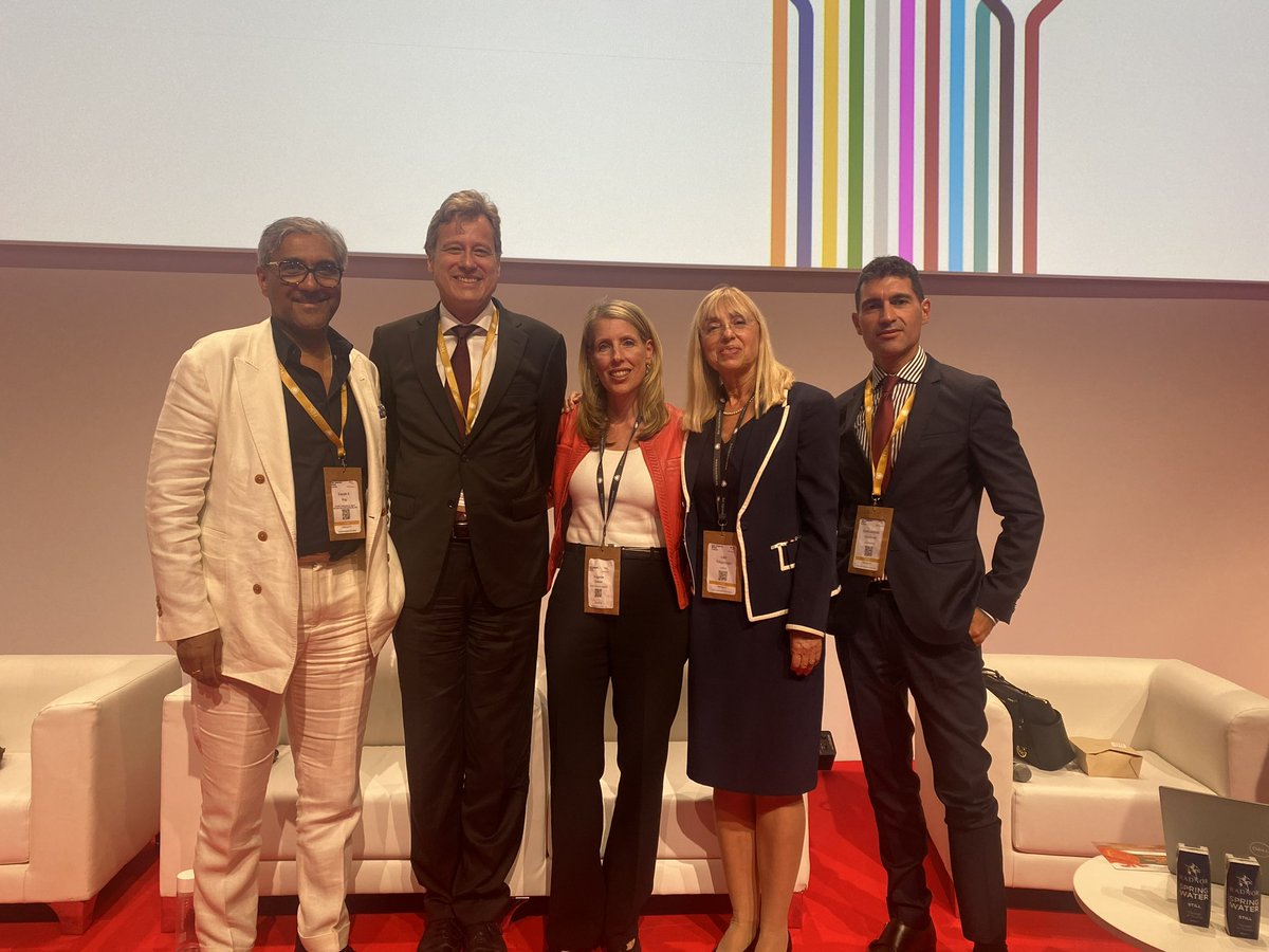 Lale Tokgozoglu (@laletokgozoglu) on Twitter photo A truly great debate between <a href="/ProfKausikRay/">Prof Kausik Ray FMedSci</a> and <a href="/EugeniaGianos/">Eugenia Gianos MD</a> at #ESCCongress2024 on lipid lowering A truly great debate between <a href="/ProfKausikRay/">Prof Kausik Ray FMedSci</a> and <a href="/EugeniaGianos/">Eugenia Gianos MD</a> at #ESCCongress2024 on lipid lowering