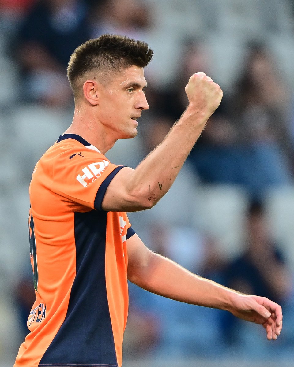 🎩 16 minute hat-trick for Piątek 🔥

<a href="/ibfk2014/">RAMS Başakşehir</a> || #UECL
