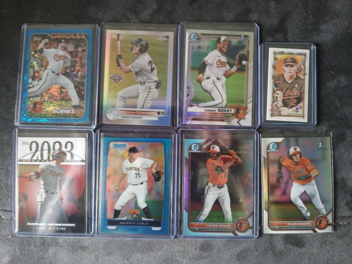 FloridaOriole's tweet photo. @NoHustleSports Henderson /99 $20
Kjerstad/25 $30
Dominguez $2
Judge $2
Burnes /999 $2
Cowser /99 $7
Norby 1st refractor $7
Henderson mini $3
Henderson insert $3
Beavers 1st refractor $6
Cole $5
Cowser skyblue $4
Mateo auto lot $20
Holiday SP's $5 each https://t.co/wN4Gm9ZL0j