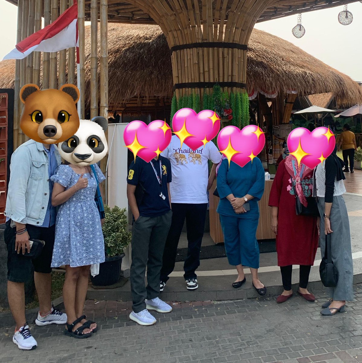 MargarethaFia's tweet photo. Mau udah berapa kali jg diajak ikut kumpul keluarganya bf, yuyur aja gue masi anxious 😂😭🙏🏻 ketemu keluarga besar gue sendiri aja gue suka anxious 😭 padahal bukan lg disidang jg 😅  dhlh, gws...get wedding soon 😂 canda ekekek 🙂🙏🏻 https://t.co/EbkQs7dmpV