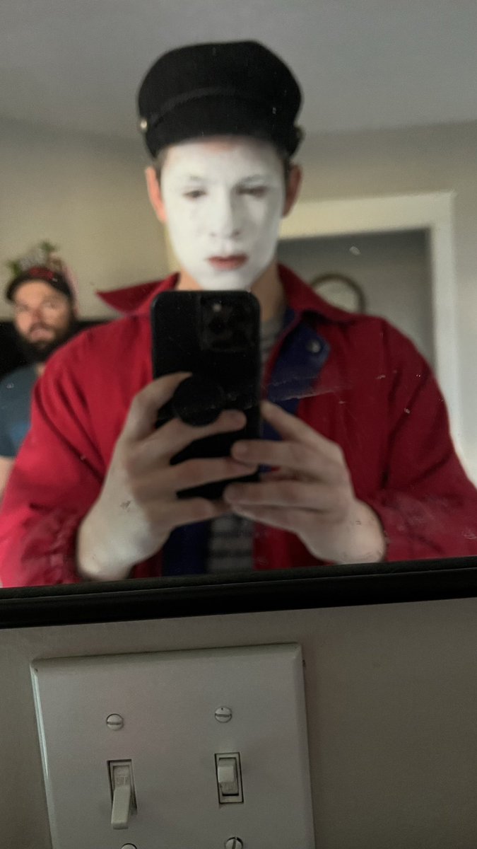 WOLFTHEENDFILM's tweet photo. #bts before filming one of the most disturbing scenes in our film https://t.co/j1SbFpyokC