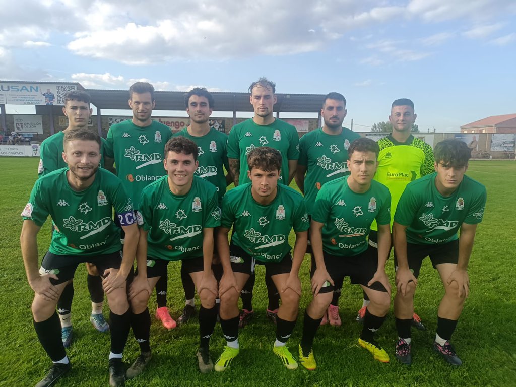 🟢Domingo de fútbol en la Llanera con victoria por 0-3 ante <a href="/LaBanezaFC_/">La Bañeza FC</a> .

⚽️⚽️⚽️ Blochi, juanin y Diego .

#VamosVerdes