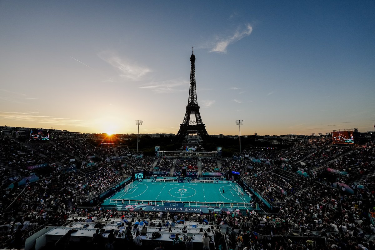 Paris2024's tweet photo. Un dimanche soir de rêve ! 🤩
-
Sunday evening goal ! 😍

📸 #Paris2024 https://t.co/HIwg84fB6S