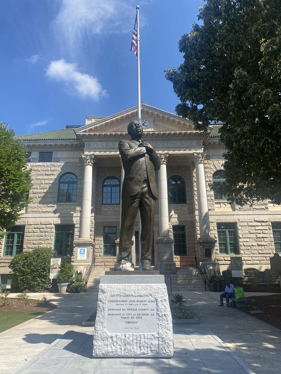 PoneyExpTours's tweet image. John Lewis Statue replace Confederate monument in Decatur. My hometown. #CityofDecatur #Cod4life