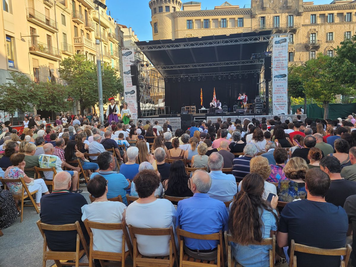 ajmanresa's tweet photo. #Manresa ja té Pubilla i Hereu 2024!
👉 Eulàlia Casserras Anguera (Associació Jueus de l'Aixada) i
👉 Ramiro Payges Skladalowski (@EsbartManresa)

Enhorabona! 👏👏 https://t.co/8KVcHo4mJu