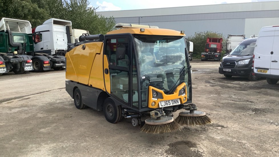 CVAAuctions's tweet image. Plant &amp;amp; Equipment Auction 

9.30am Tuesday 3rd September 🚜

All lots now available to view on the website now! 

cva-auctions.co.uk/stock?saleid=5… #sweepers #sweeper #roadsweeper #precinctsweeper