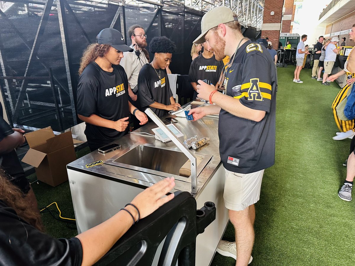 What a day, what a night! Big shoutout to these ladies for working the App State concession stands &amp; cleaning up the entire stadium after 😤😅

#GoBobcats | #BEmore