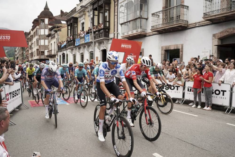 O’Connor sigue en rojo. Así van los favoritos en La Vuelta: En la jornada 15 de la Vuelta a España, el australiano Ben O’Connor perdió tiempo,... 

La entrada O’Connor sigue en rojo. Así van los favoritos en La Vuelta se publicó primero en Ciclismo… dlvr.it/TCgDxf