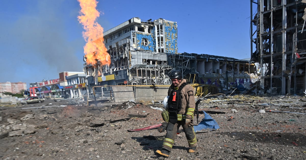 Ukraine launches mass drone attack on Russia, but loses ground in east dlvr.it/TCgFVf
