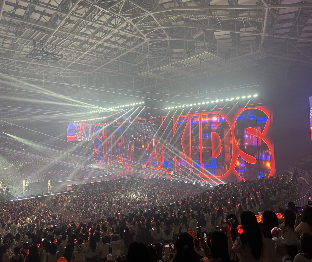 Hx2Yi's tweet photo. スキズソウルコン
9/1マッコン入れました。

今回ソウルコンはもう無理だと
思ってたけど粘り続けて
8/31と9/1と両日見る事ができて感無量。

後にも先にもこんなギリギリでの
LIVE渡韓はないだろうな。

#StrayKids_dominATE https://t.co/5Nt6APq7ib