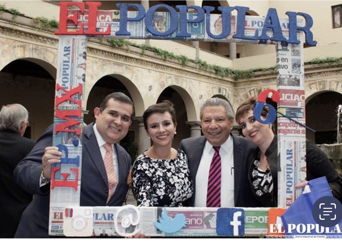 Caro__Fdz's tweet photo. #LaColumna

✍️ Benjamín Fernández Pichardo es un hombre controversial

Su espíritu inquieto y combativo lo llevaron hasta el último día de su carrera periodística a ser incómodo con los gobernantes y políticos en turno

Por más que uno de los poderes fácticos utilice deliberadamente y de forma abusiva las herramientas que son del pueblo de #Oaxaca para tratar de desprestigiarlo 

Sus enseñanzas perdurarán en la formación de periodistas y en las páginas que durante 72 años consignaron los hechos más importantes de la historia del estado a través de @ImparcialOaxaca 

Aquí mi columna para honrar los 65 años de carrera periodística de quien fundó de @diarioelpopular 👇 

https://t.co/6X9vV1n7dA