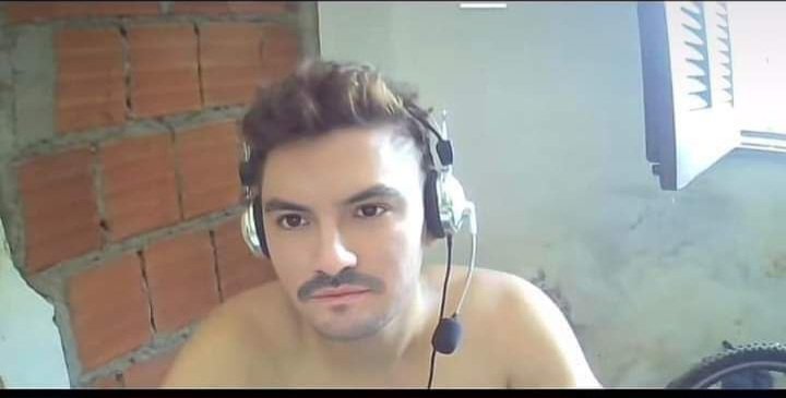 JoaquinTeixeira's tweet image. ⚠️ #SURTOU Nelipe Feto tem crise de pânico após ficar 24 horas sem postar uma opinião merda no twitter.