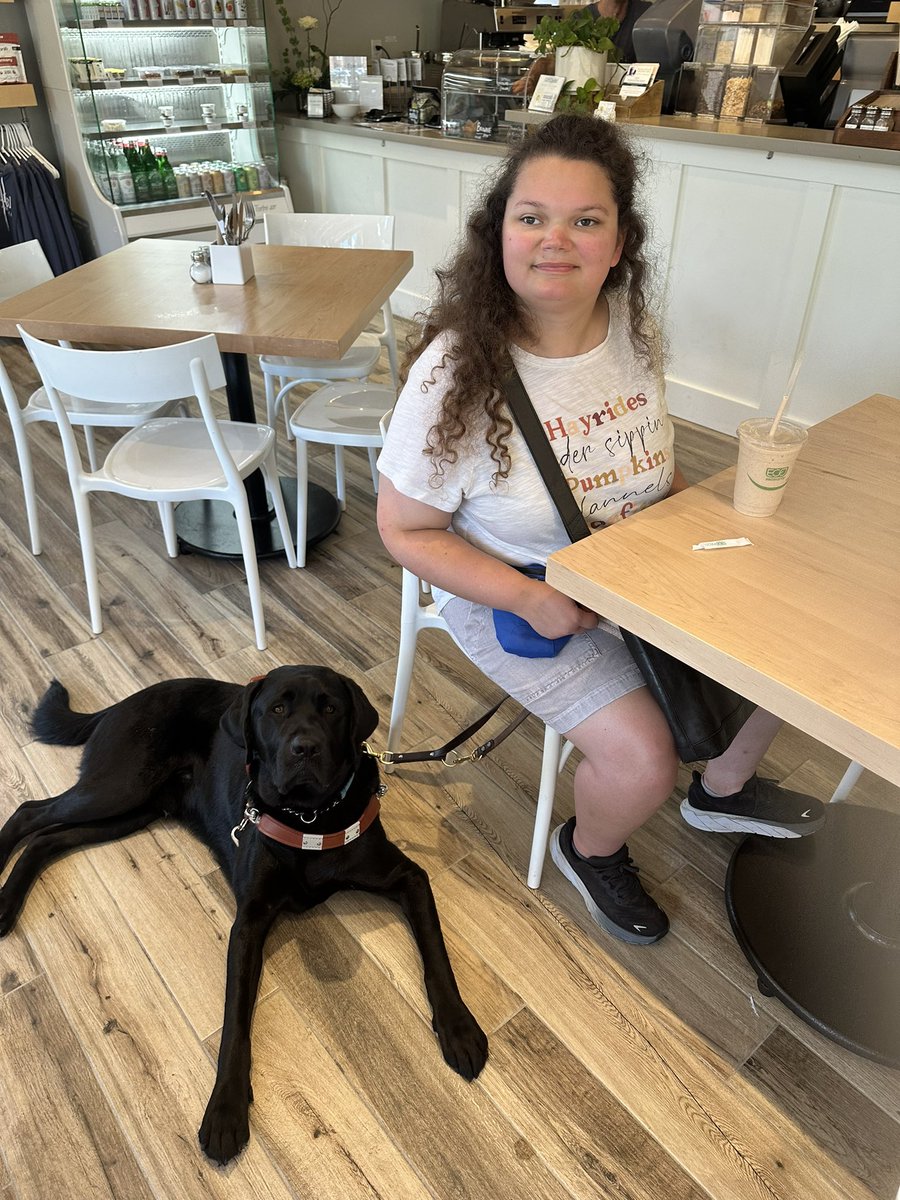 juli_olmsted's tweet photo. The new team is out and about in downtown CoMo! 🦮 @statgirl47 https://t.co/bnEuwQ9UGr