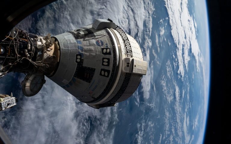 Now there’s a creepy, sonar-like sound coming through one of Starliner’s speakers engadget.com/science/space/…