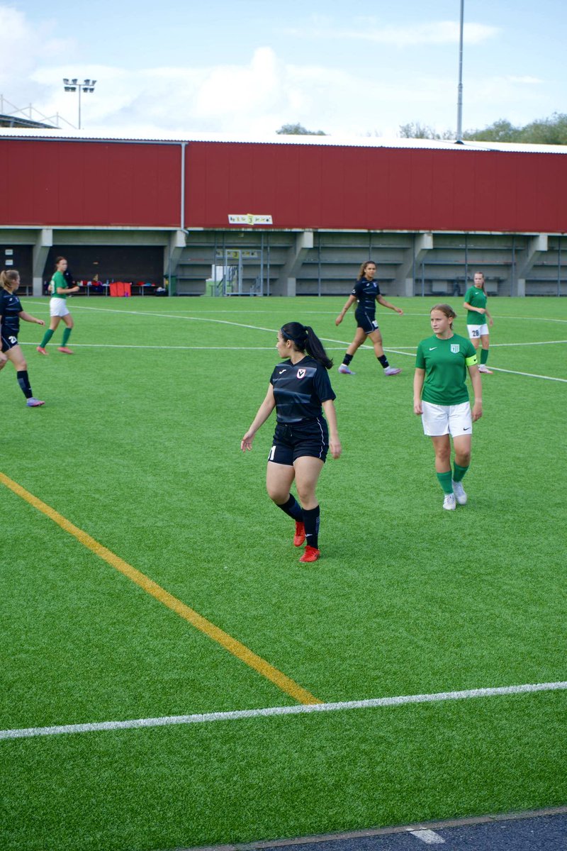 s91_official's tweet photo. Jugar fútbol lejos, lejísimos de tu país, es un desafío del que no se habla. Adaptarte a otra cultura, otro idioma, otras formas de expresión y de socialización. 

Difícil, pero no paramos. 🇭🇳🥇 https://t.co/8cMc18zlsH