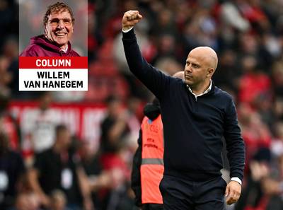 Column Willem van Hanegem | In het Liverpool van Arne Slot zit zo veel meer voetbal dan bij Manchester United dlvr.it/TCgL5x