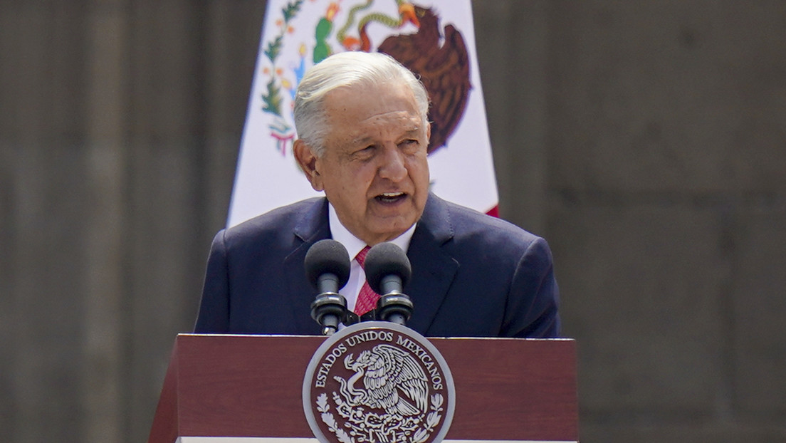 Amontanafm's tweet photo. "Lo mejor de México es su pueblo": López Obrador ofrece su último informe de Gobierno en el Zócalo https://t.co/NBjSiQ34pn @SmartStudioCo https://t.co/dcPiCcYp5D