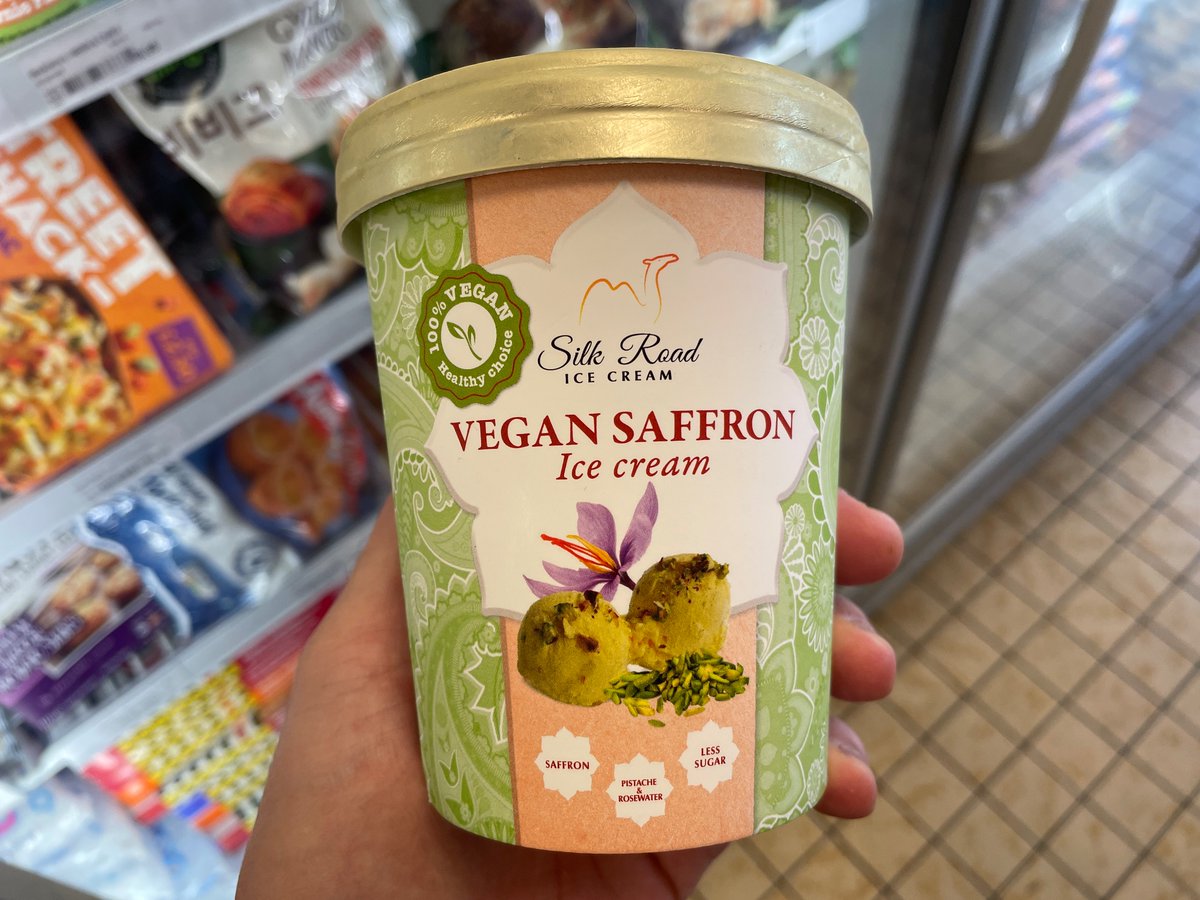 Bastani but make it vegan! 🇮🇷 This famous traditional Persian icecream is made with saffron and rosewater, topped with pistachio nuts. 

Available at nightstore Sterk. 
Price €6,95