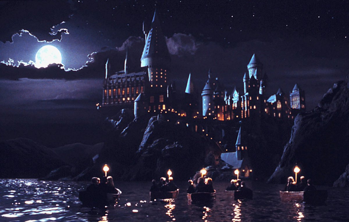 porktendencia's tweet photo. "Hogwarts":
Porque el día de hoy, el fandom de Harry Potter celebra el inicio de un nuevo ciclo escolar en el Mundo Mágico. https://t.co/ef66L3s27K