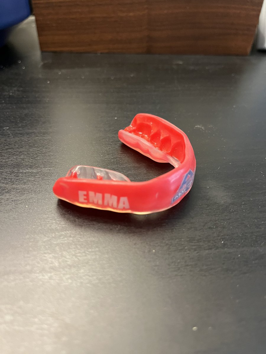 coach_kuehl's tweet image. I feel bad for folks who will never know the absolute joy of finding your custom molded mouthguard after a year of not knowing what lax bag it was hiding in….and it still fits = 20/10 feeling! Put me in coach. #washedup #coachproblems #AlwaysWearYourMouthguard