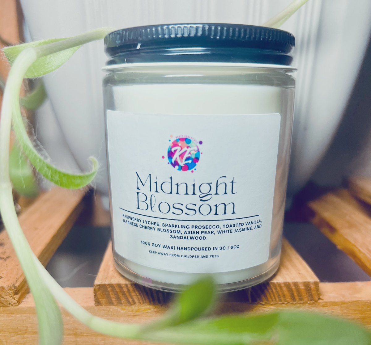 krazyessentials's tweet image. A perfect blend of sweet and sultry 🙂‍↕️head over to krazyessentials.com and grab one (yes you needed a new candle)