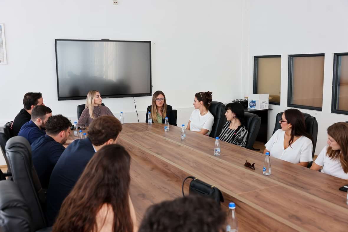 The Citizen Diplomacy Fellowship, launched two years ago, has become a key platform for young diaspora professionals to contribute to Kosova’s development and strengthen its institutions. Proud to see another 25 young professionals from around the world join this program.